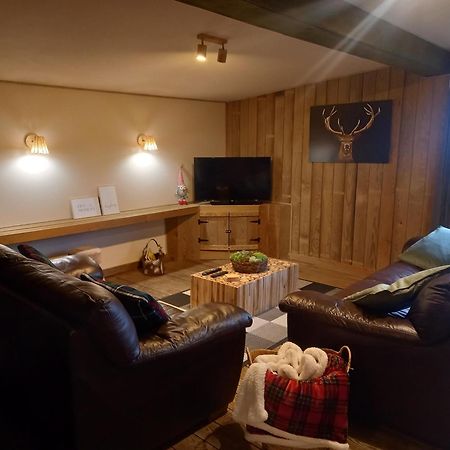 Le Chalet Du Lac Villa Робервил Екстериор снимка